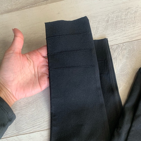 Fabletics High Waisted Sculpknit Legging - Picture 5 of 7